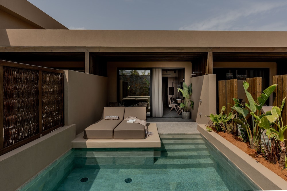 Breeze Double Deluxe with Private Pool