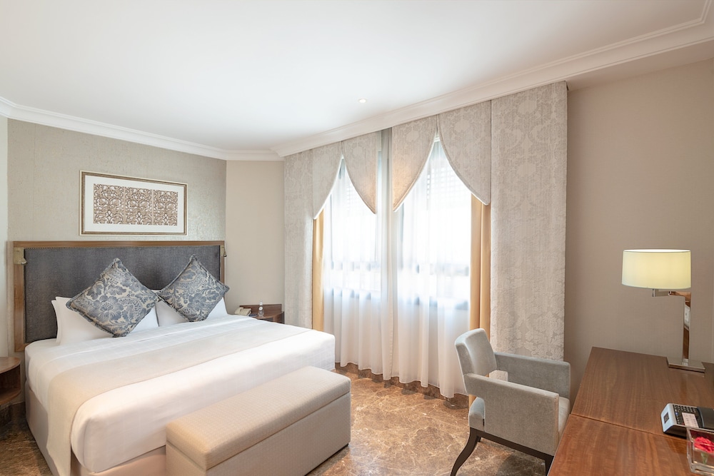Junior one bedroom suite haram view photo 1