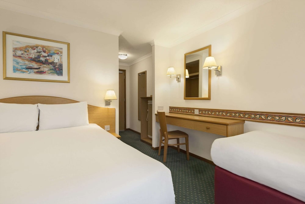 Room, 2 Twin Beds, Accessible, Non Smoking (Mobility/Hearing, Tub w/ Grab Bars) photo 1