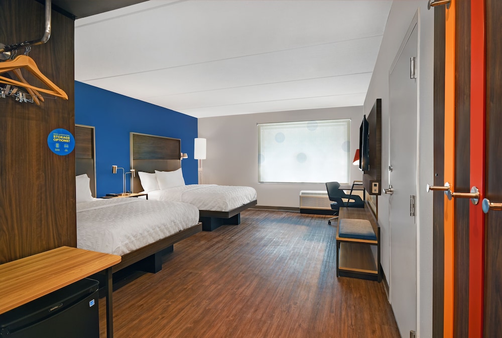 Room, 2 Queen Beds, Accessible, Bathtub (Mobility & Hearing) - Photo 4