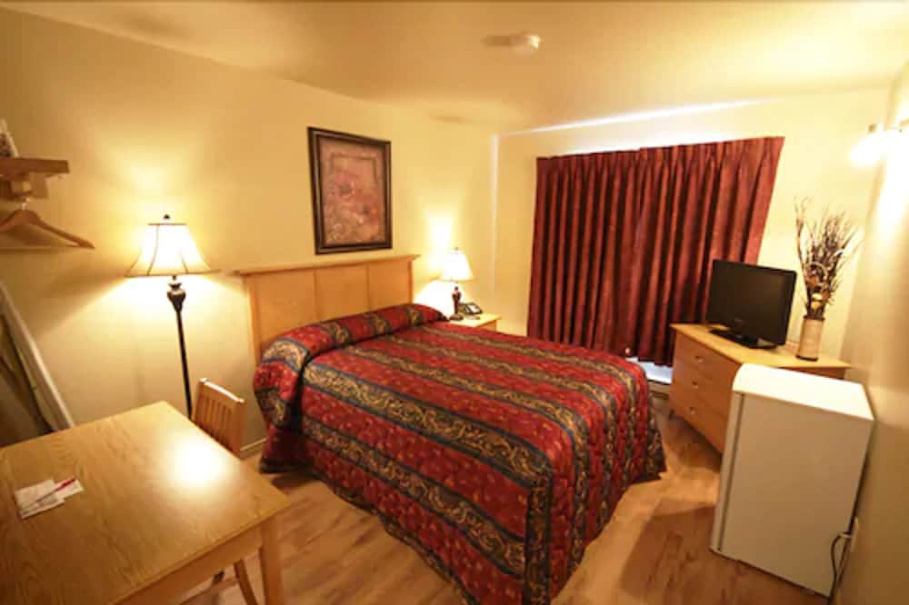 Superior Room, 1 Queen Bed photo 1