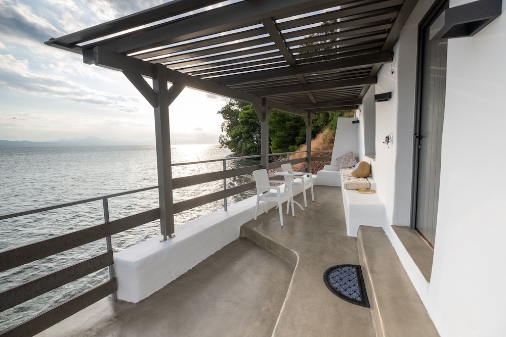 Bungalow, Beachfront photo 2