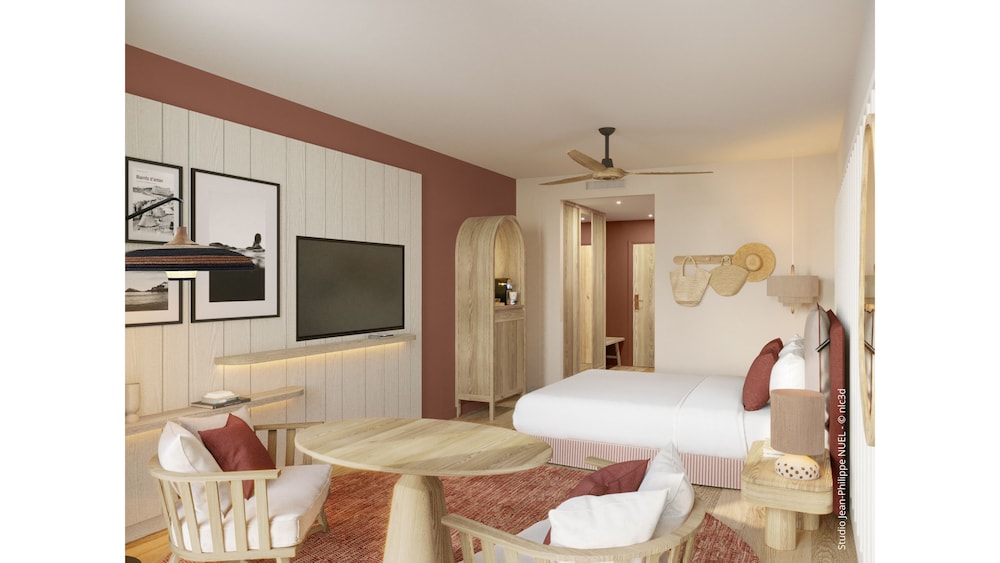 Superior Room, Patio (2 Twin Beds,1 King Bed. Ground Floor) - Photo 3