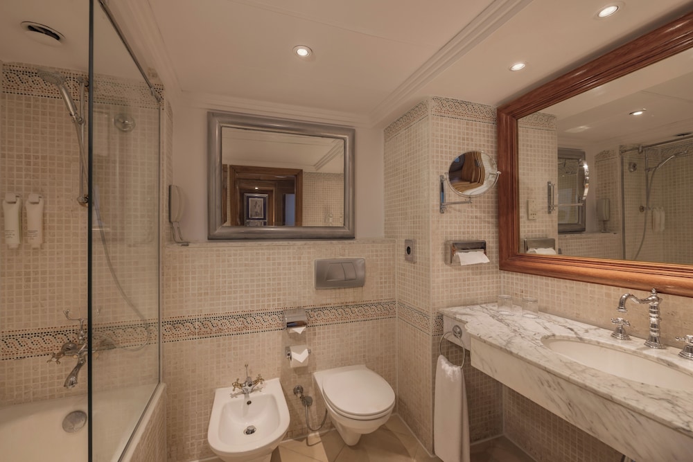 Deluxe Room, Pool View (Queen or Twin) - Photo 3