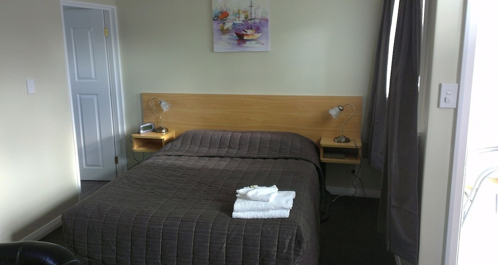 Standard Room, 1 Bedroom (Unit 14 - Refurbished) photo 1
