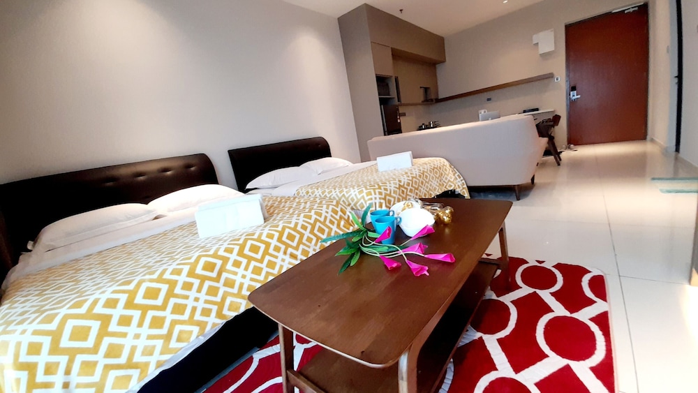 Deluxe Family King Suite - Photo 7