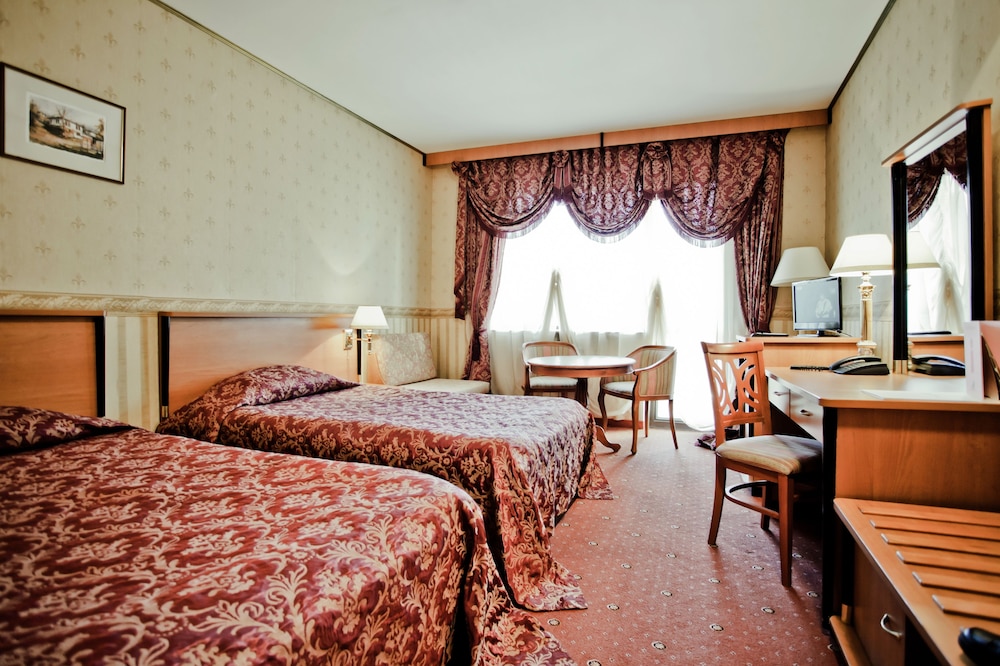 Standard Double Room, Balcony (2 adults & 1 child)