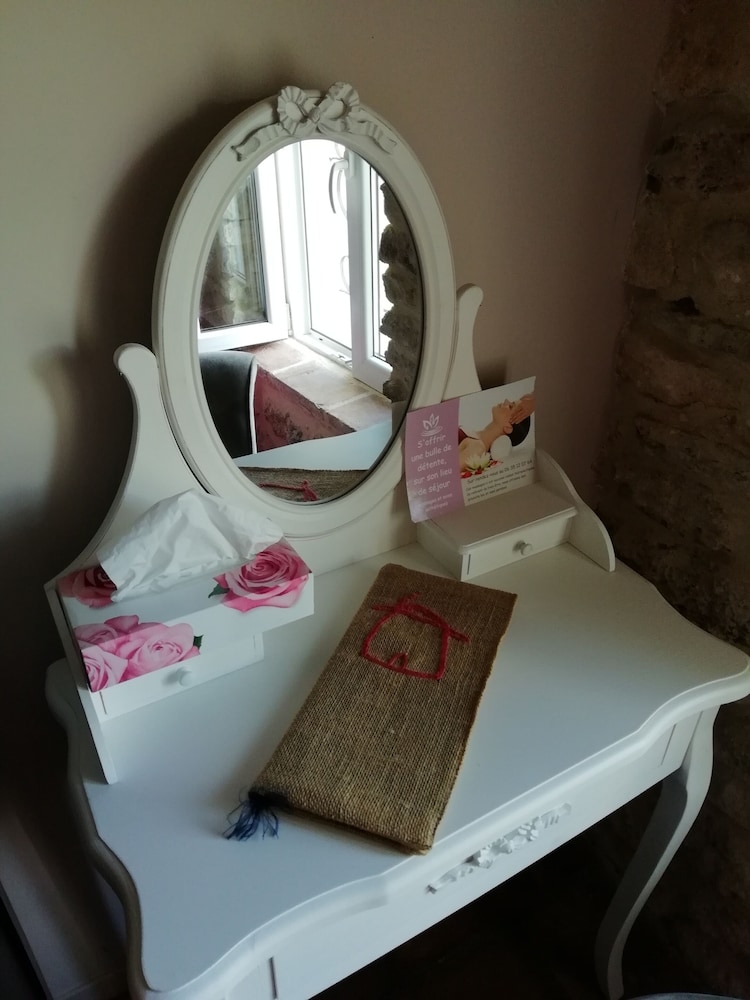 Superior Double Room, Private Bathroom, Courtyard View (Framboise) photo 3