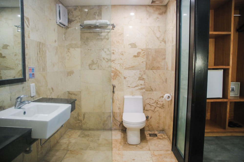 Deluxe Room with Pool Access photo 2