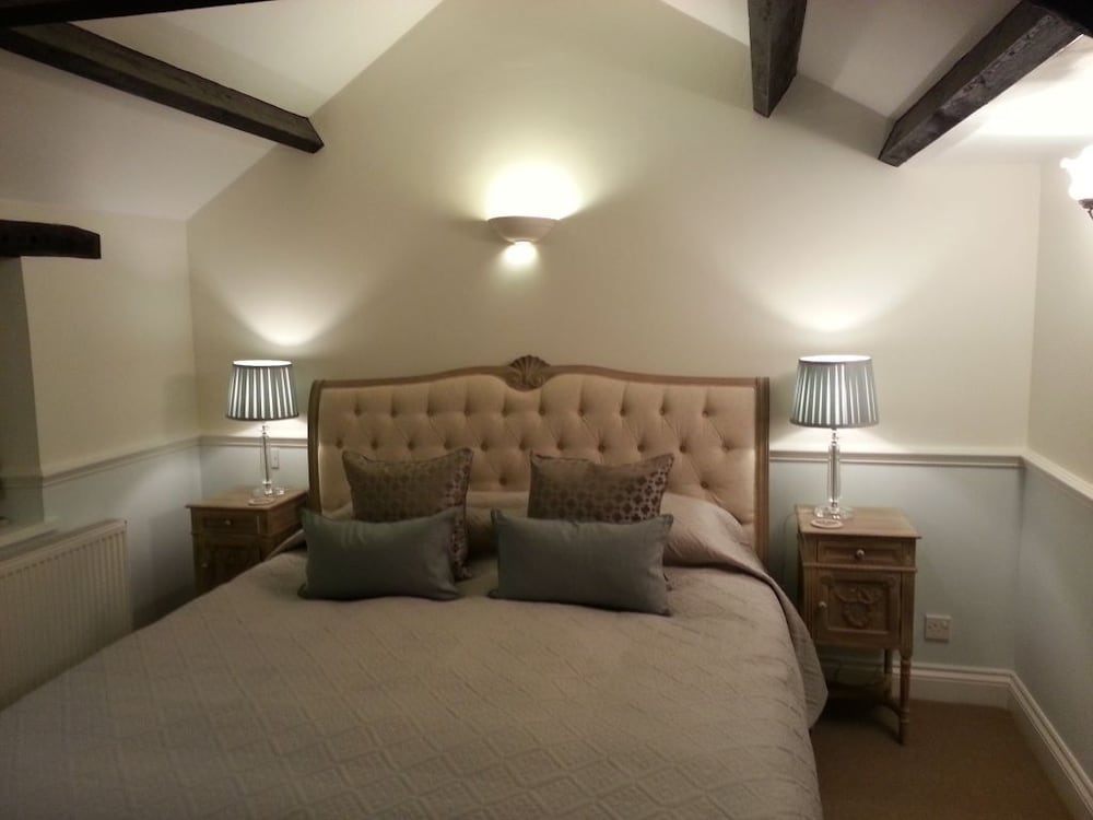 Superior Double Room, Ensuite - Photo 7