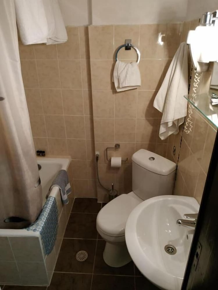 Double Room (2 Adults + 1 Child) photo 2