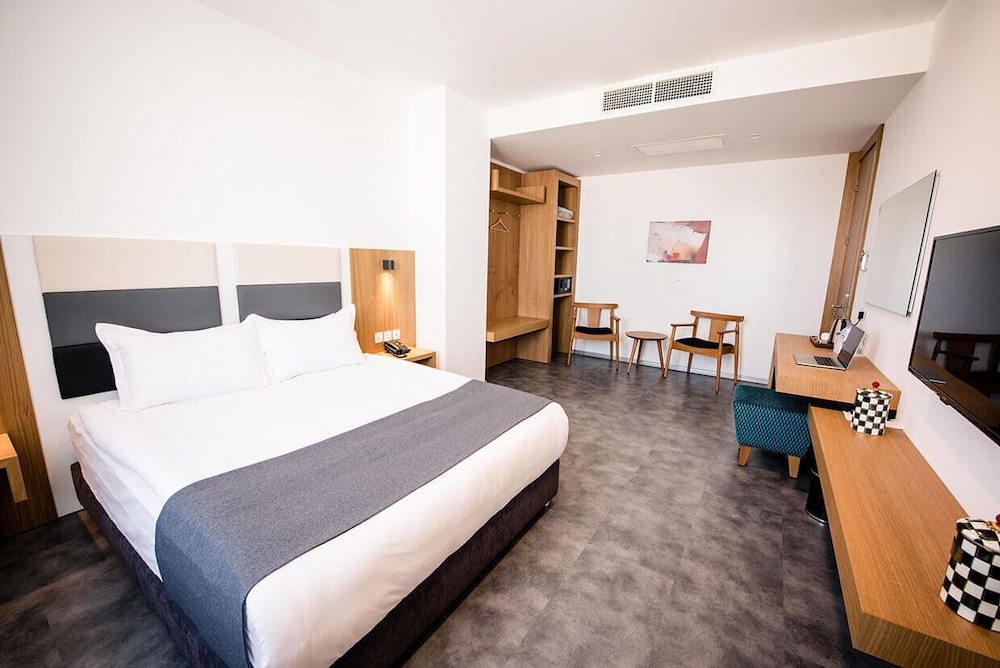 Deluxe Double Room, 1 Double Bed, Non Smoking, City View