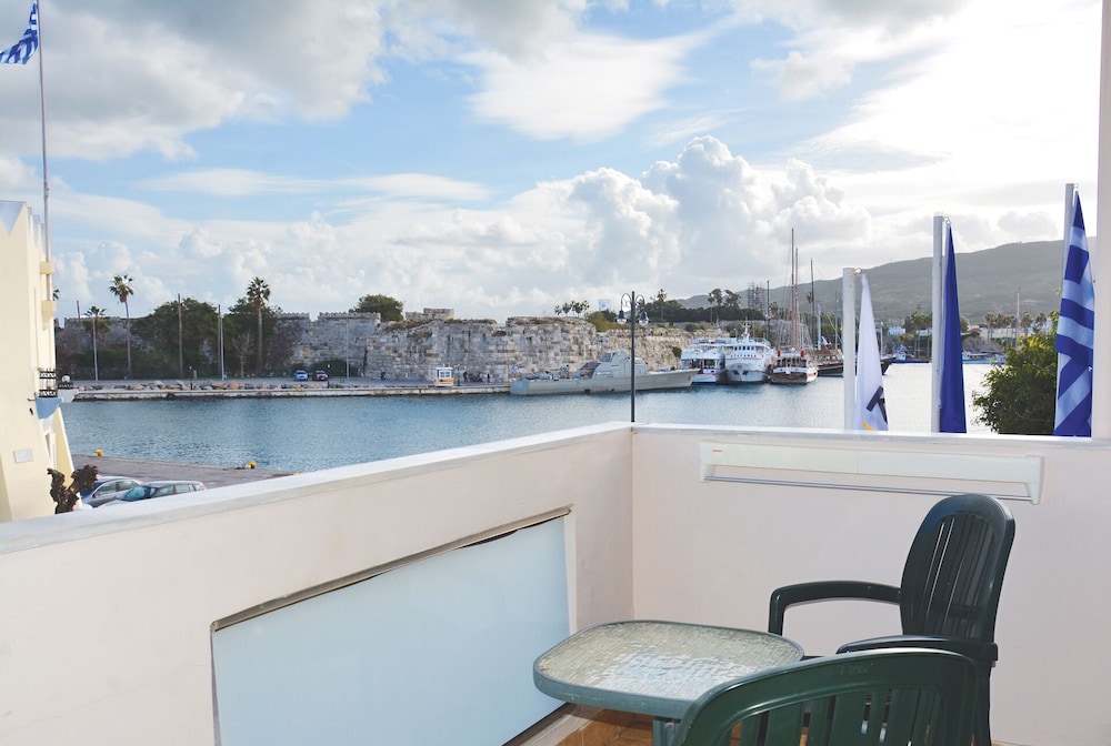 Family Apartment, 1 Bedroom, Sea View - Photo 4