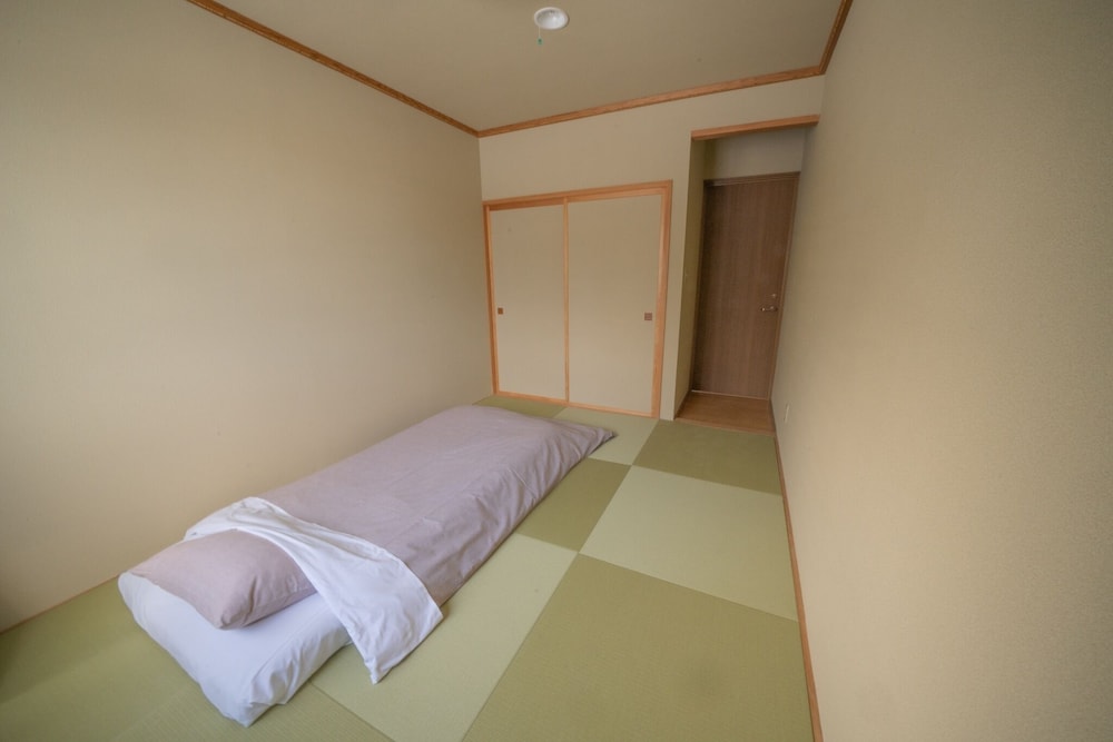 Japanese Style Room, 6 Tatami mats, Non Smoking(Futon for 2nd person) photo 1