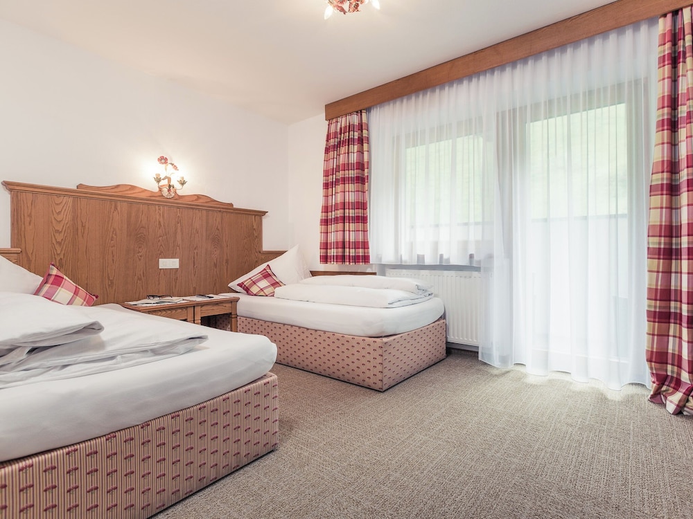Economy Double Room photo 2