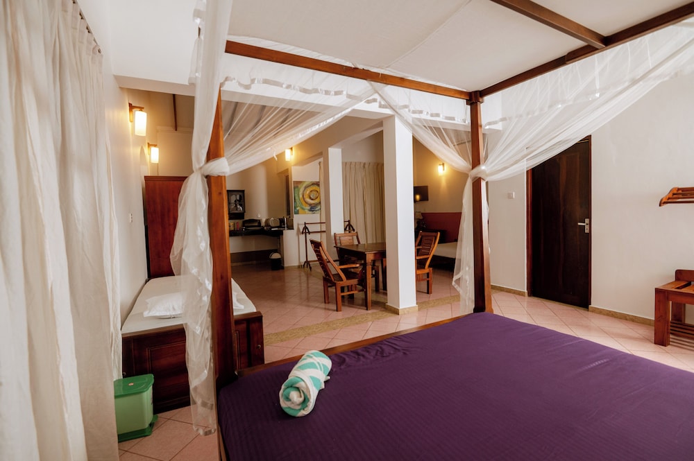 Family Studio Suite, Multiple Beds photo 2