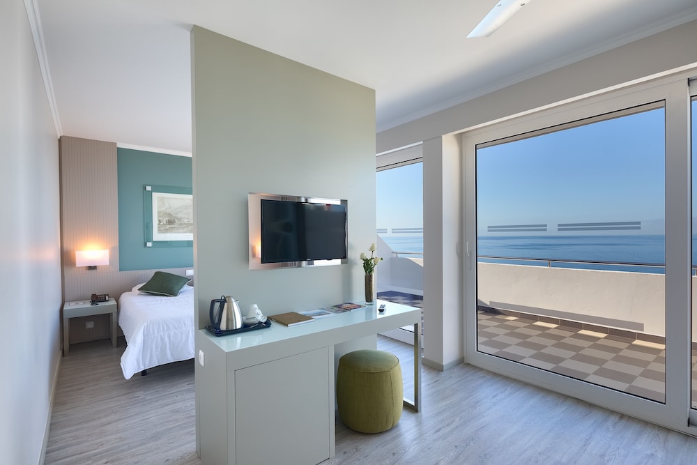 Deluxe Double or Twin Room, Ocean View (Single Use) - Photo 11