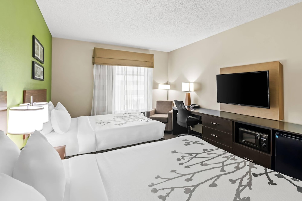 Standard Room, 2 Queen Beds, Non Smoking - Photo 5