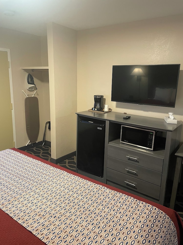 Deluxe Single Room, 1 King Bed - Photo 3