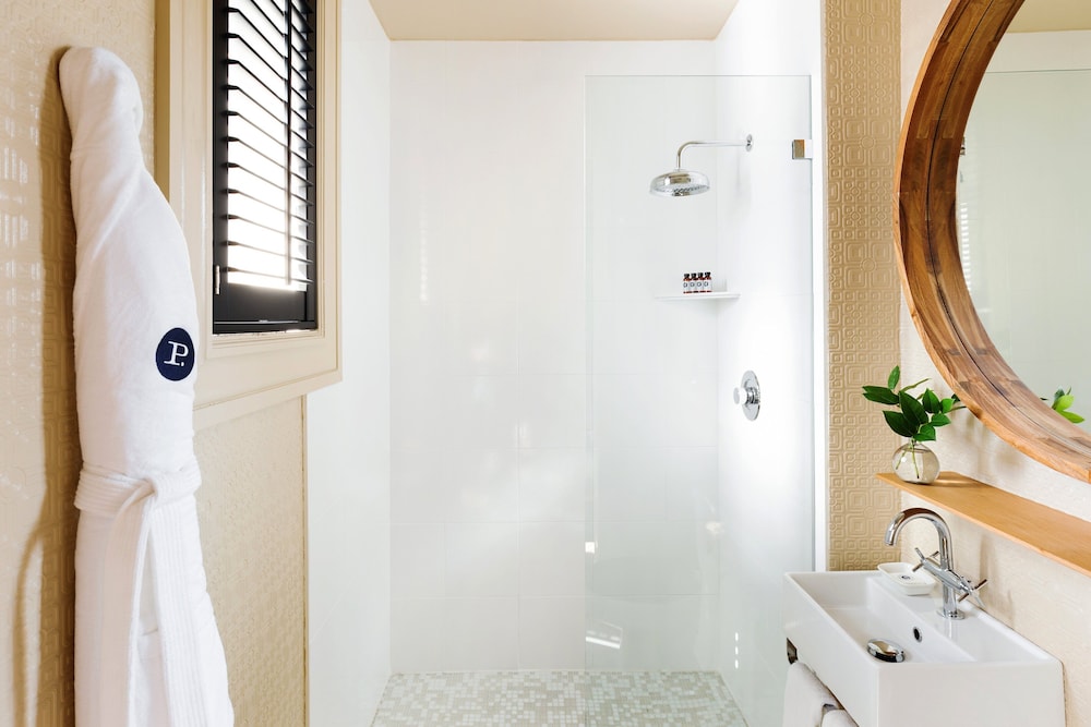 Room, 1 King Bed, Accessible (The King Suite ADA) - Photo 4