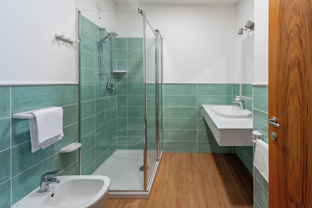 Superior Double or Twin Room - Photo 6