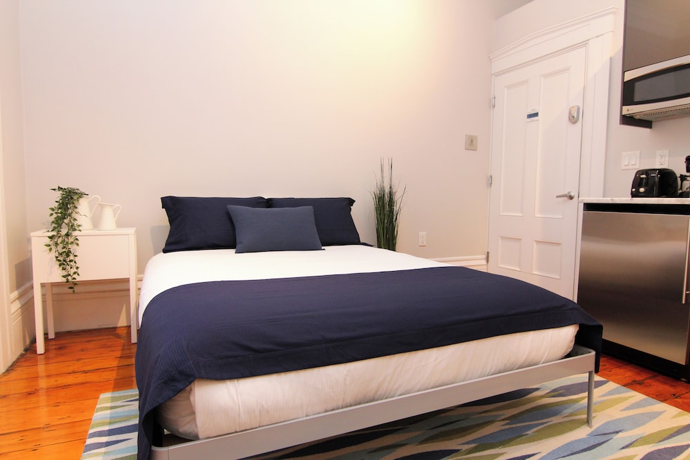 Standard Studio (Unit 4)