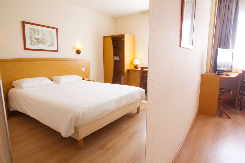Double Room - Photo 7