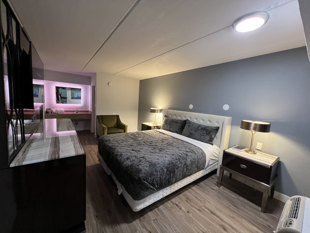 Premium Studio Suite photo 3