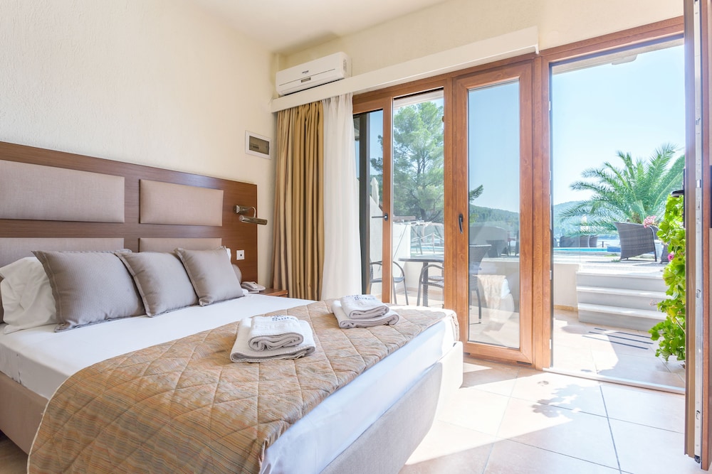 Standard Double Room, 1 Double Bed with Sofa bed, Sea View, Ground Floor