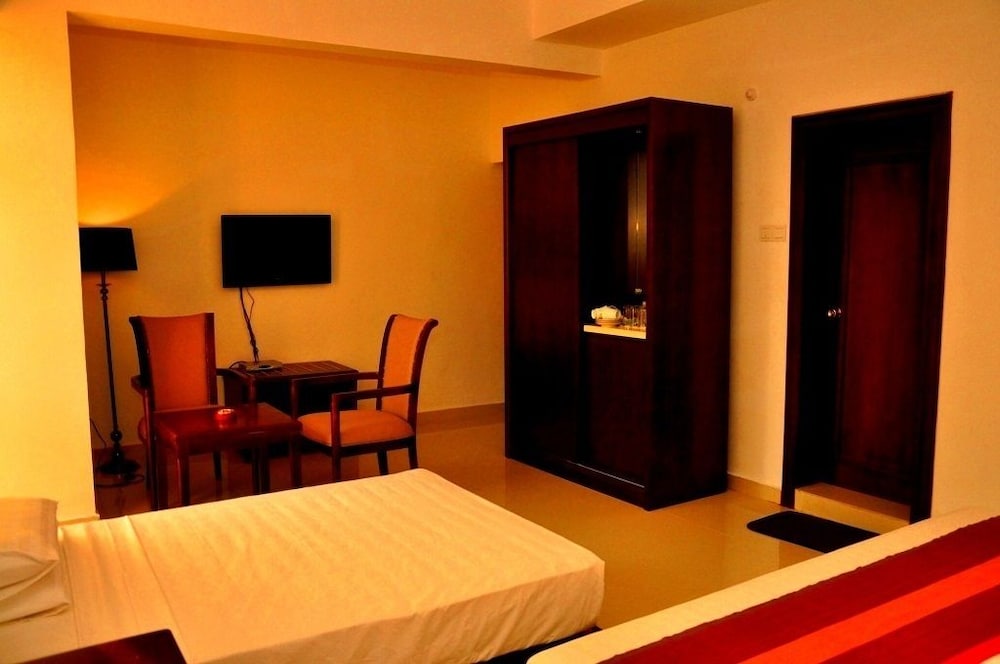 Suite AC Room photo 1