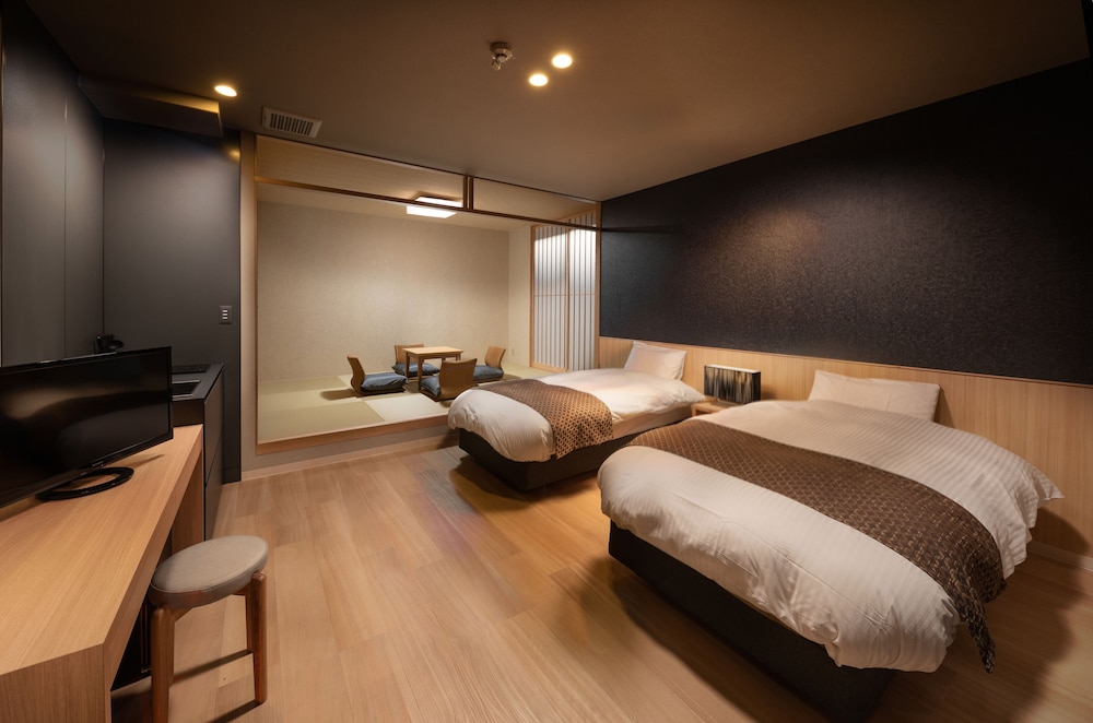 Japanese Western Style Room with Kitchenette - Photo 1