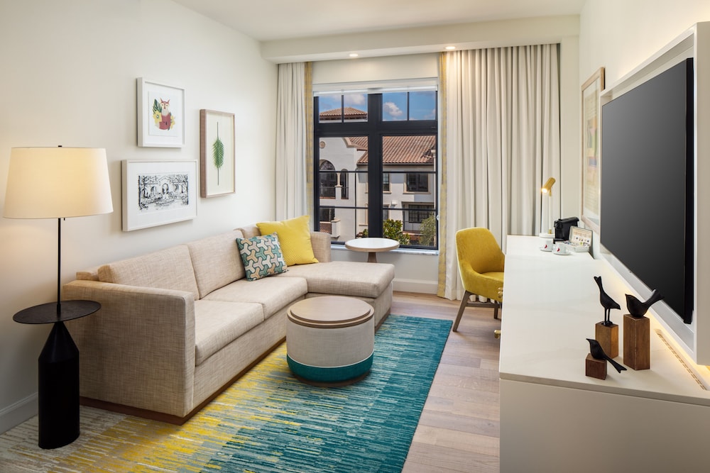 Premier Room, 1 King Bed