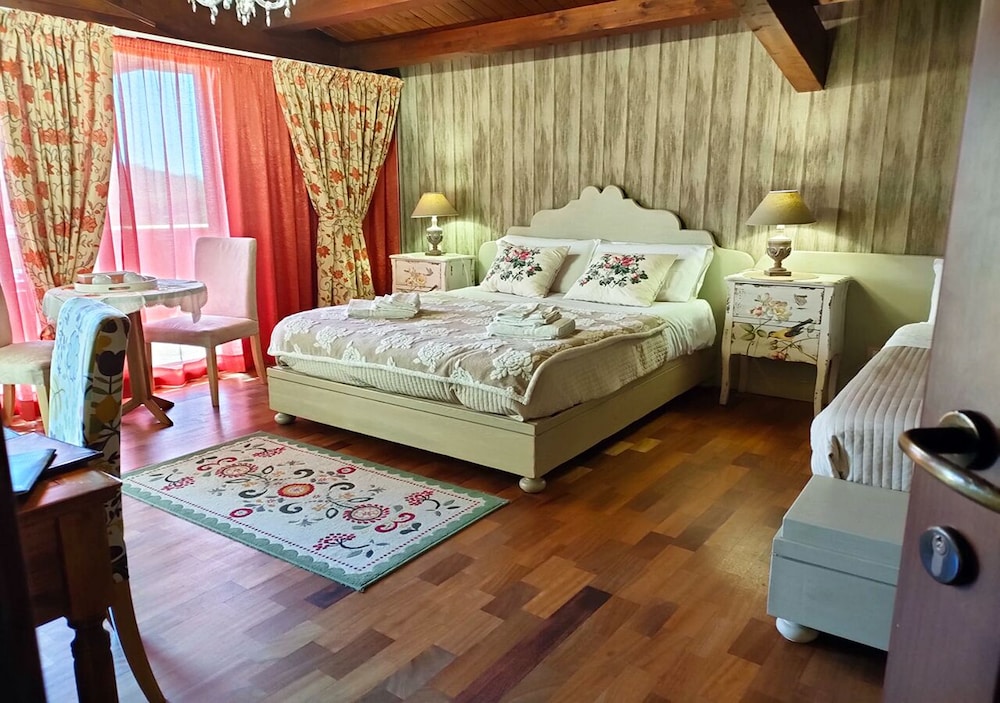 Panoramic Studio Suite, Terrace