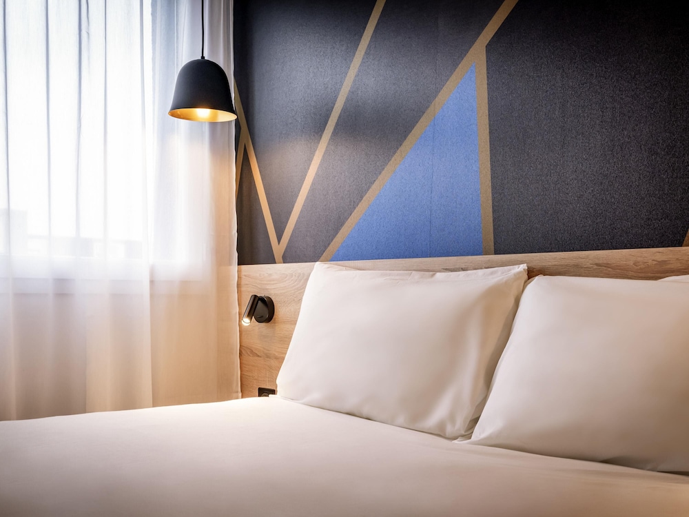 Standard Room, Multiple Beds - Photo 4