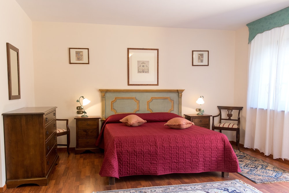 Deluxe Room, 1 Bedroom photo 2