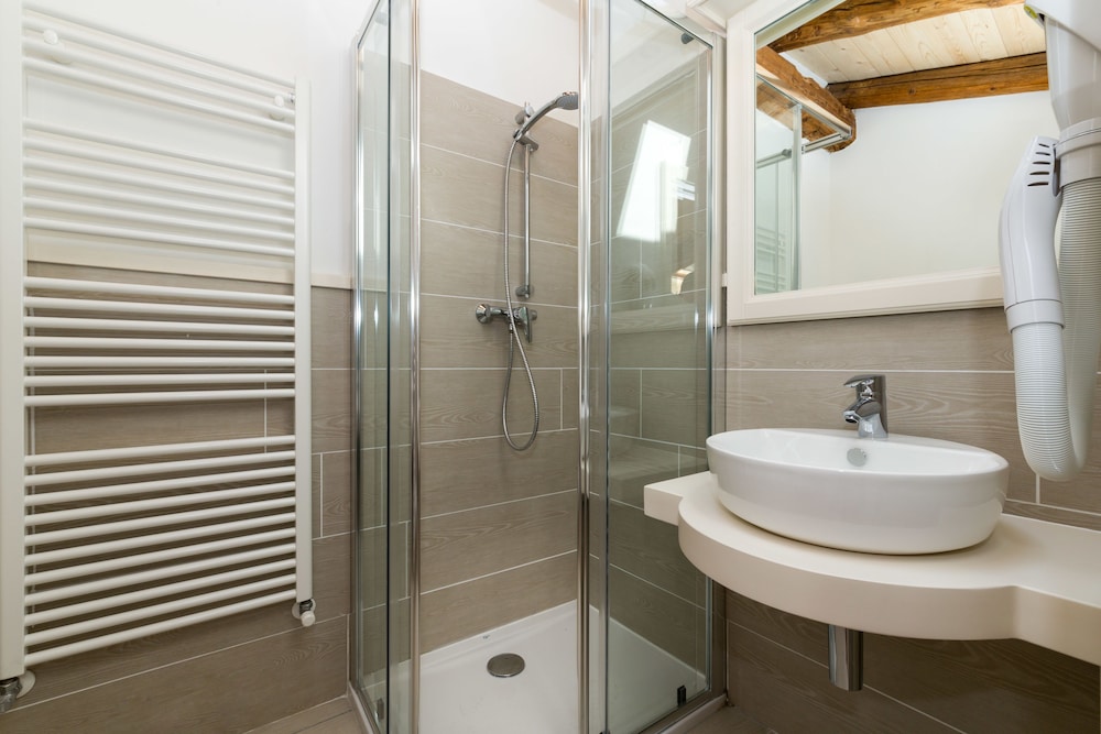 Standard Quadruple Room photo 3