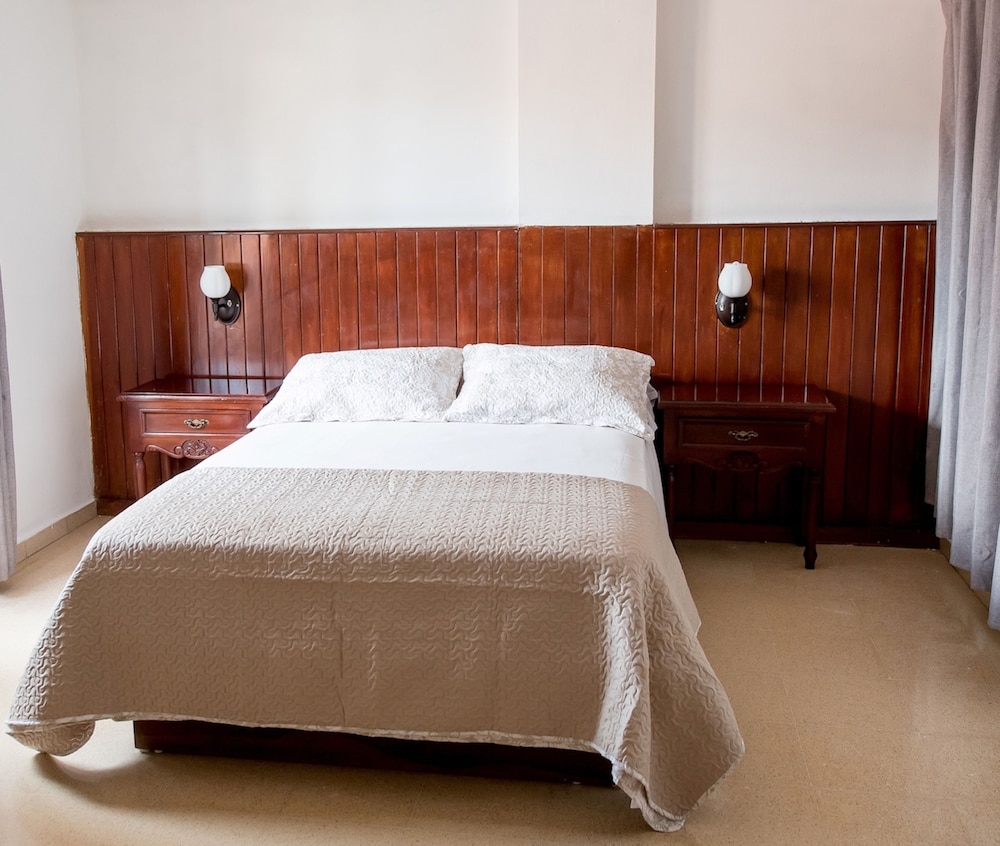 Classic Double Room, 1 Double Bed, Non Smoking photo 2
