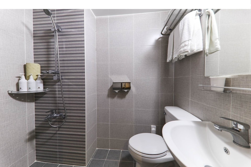 Grand Triple Room
