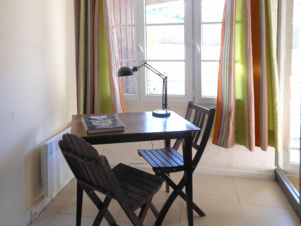 Family Room (Arabesques) photo 2