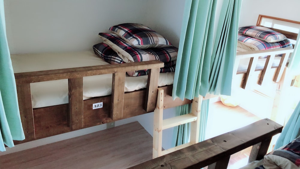 Quadruple Room, Women Only photo 3