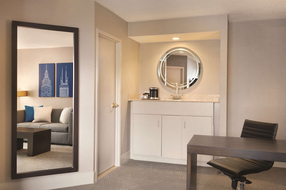 Suite, 1 Bedroom - Photo 4