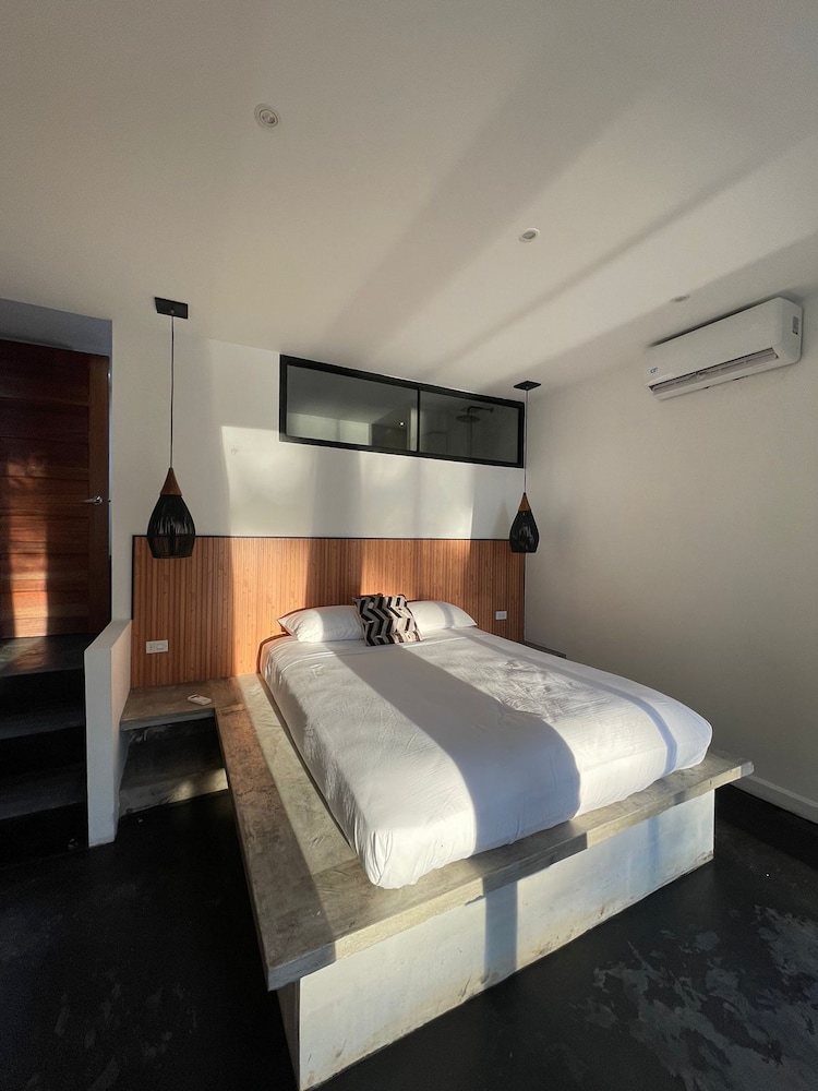 Superior Villa, 1 King Bed, Mountain View