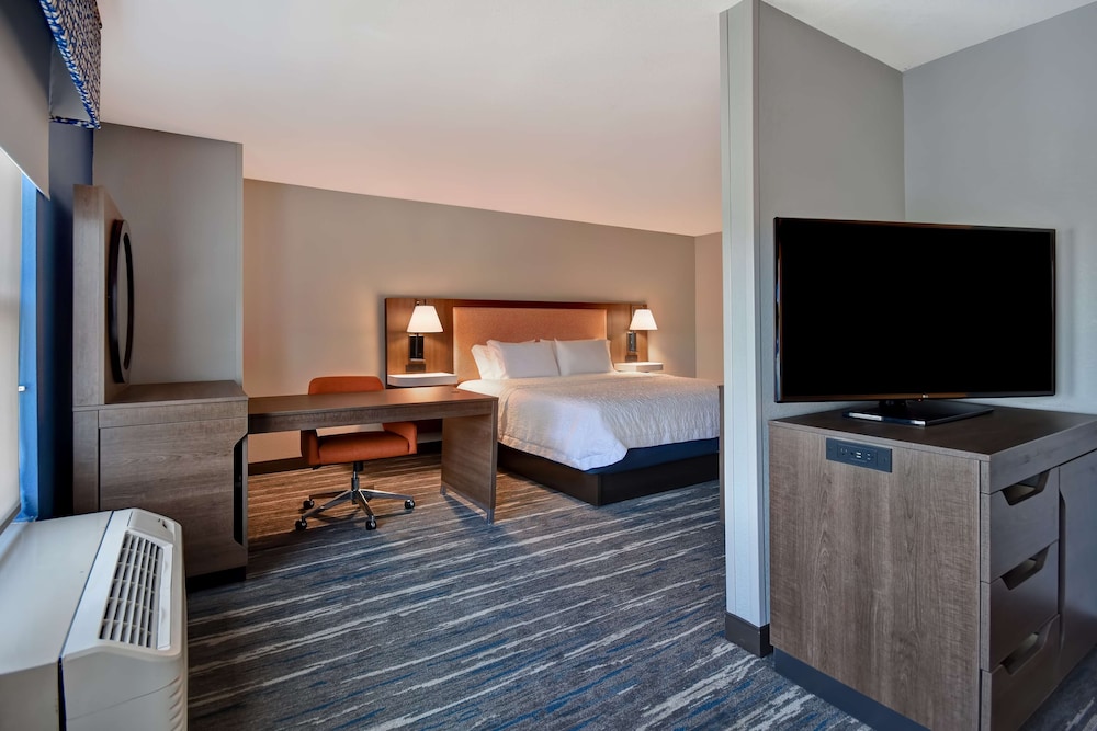 Junior Suite, 1 King Bed with Sofa bed, Non Smoking photo 1
