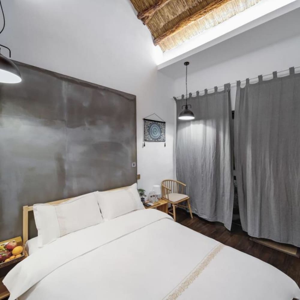 Classic Double Room, Shared Bathroom (Mainland Chinese Citizen Only)
