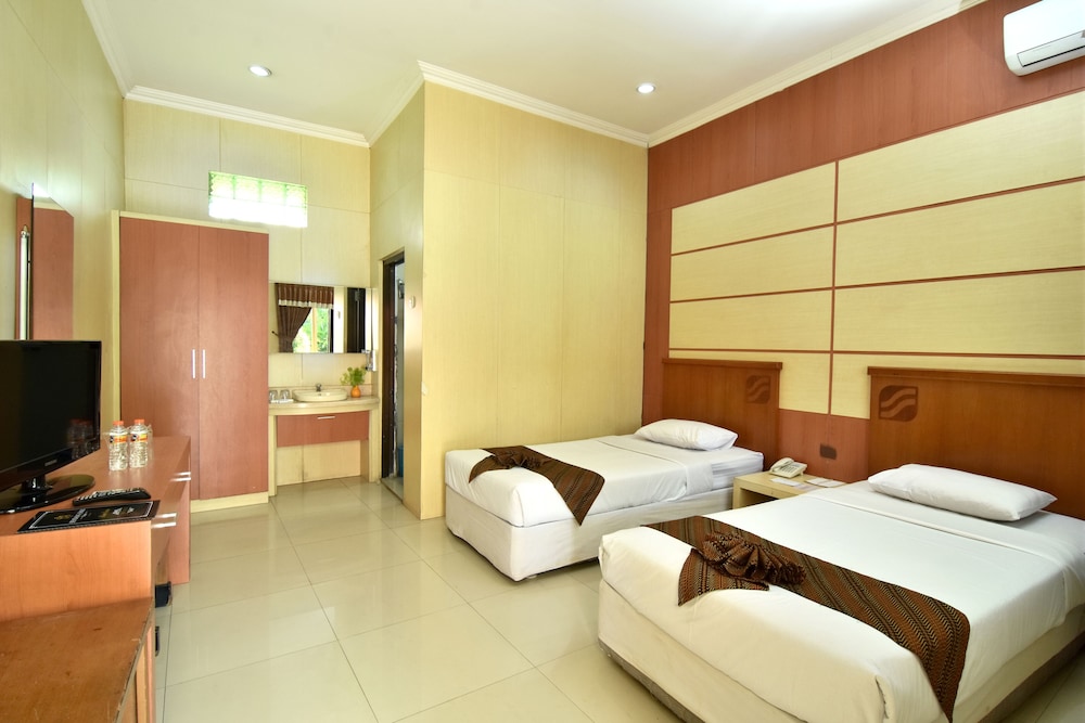 Standard Twin Room - Photo 1