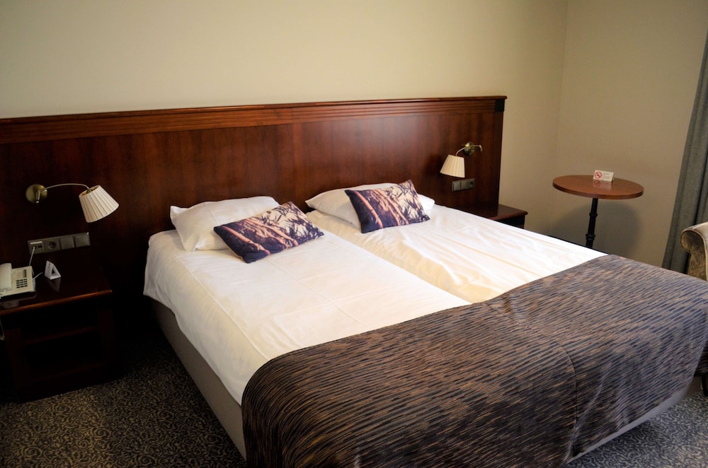 Standard Room, 2 Twin Beds, Non Smoking - Photo 1