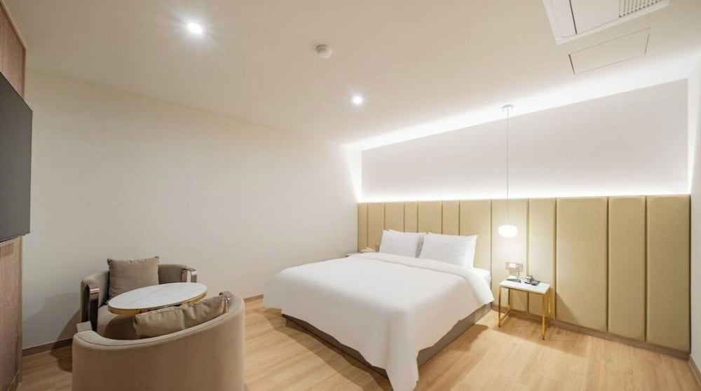 Basic Double Room photo 2