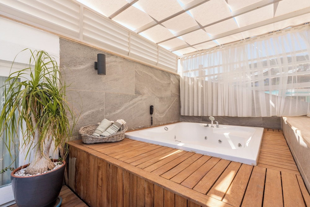 Penthouse Room, Jetted Tub, Sea View - Photo 27