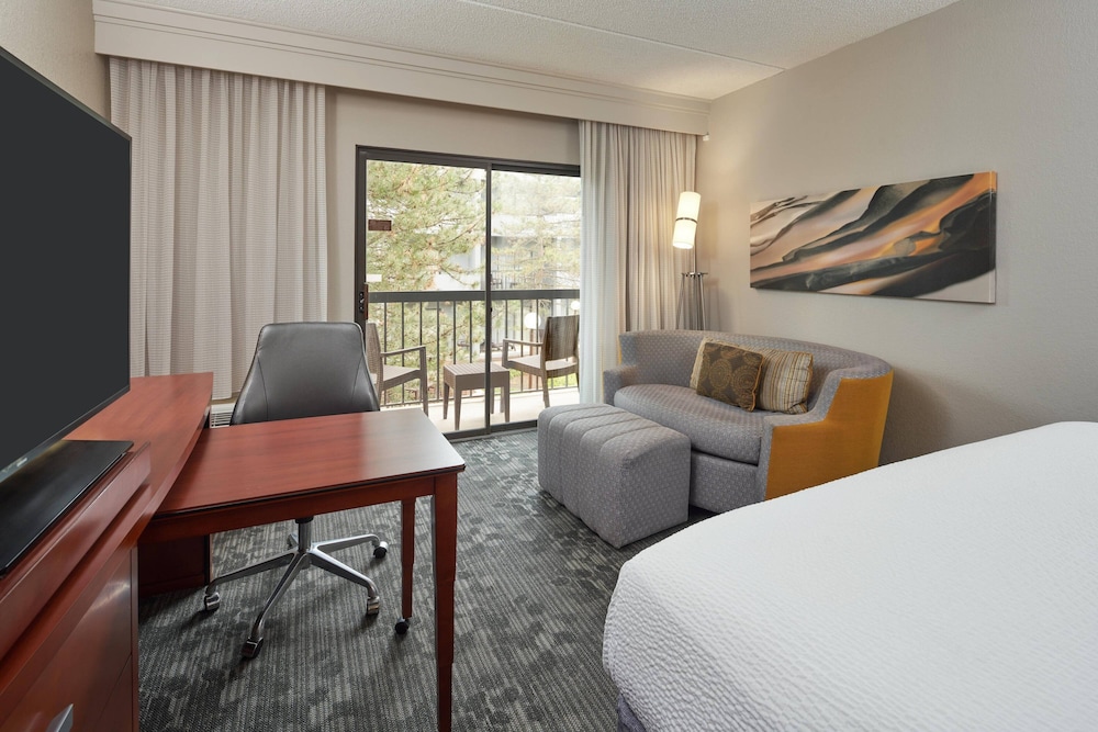 Room, 1 King Bed (Hearing Accessible) - Photo 3