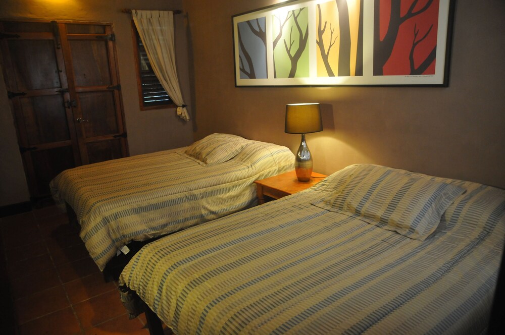 2  double beds room photo 2